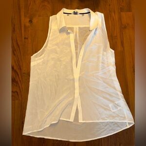 Guess Women’s White Sleeveless Button Down Blouse Size Large.